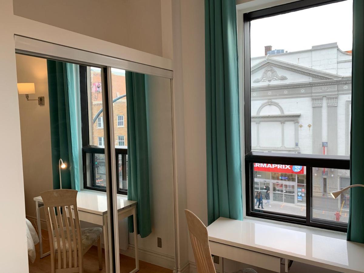 Chambres El Mediterraneo Rooms Montreal Bagian luar foto