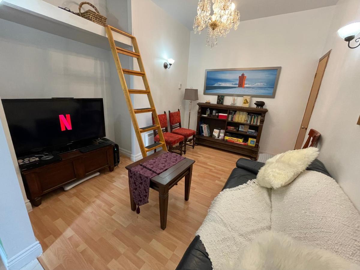 Chambres El Mediterraneo Rooms Montreal Bagian luar foto