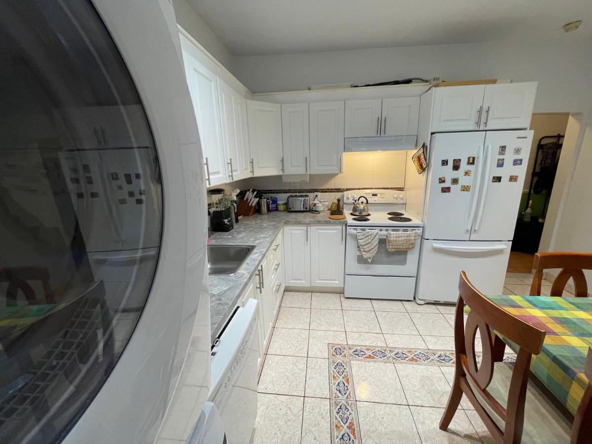 Chambres El Mediterraneo Rooms Montreal Bagian luar foto