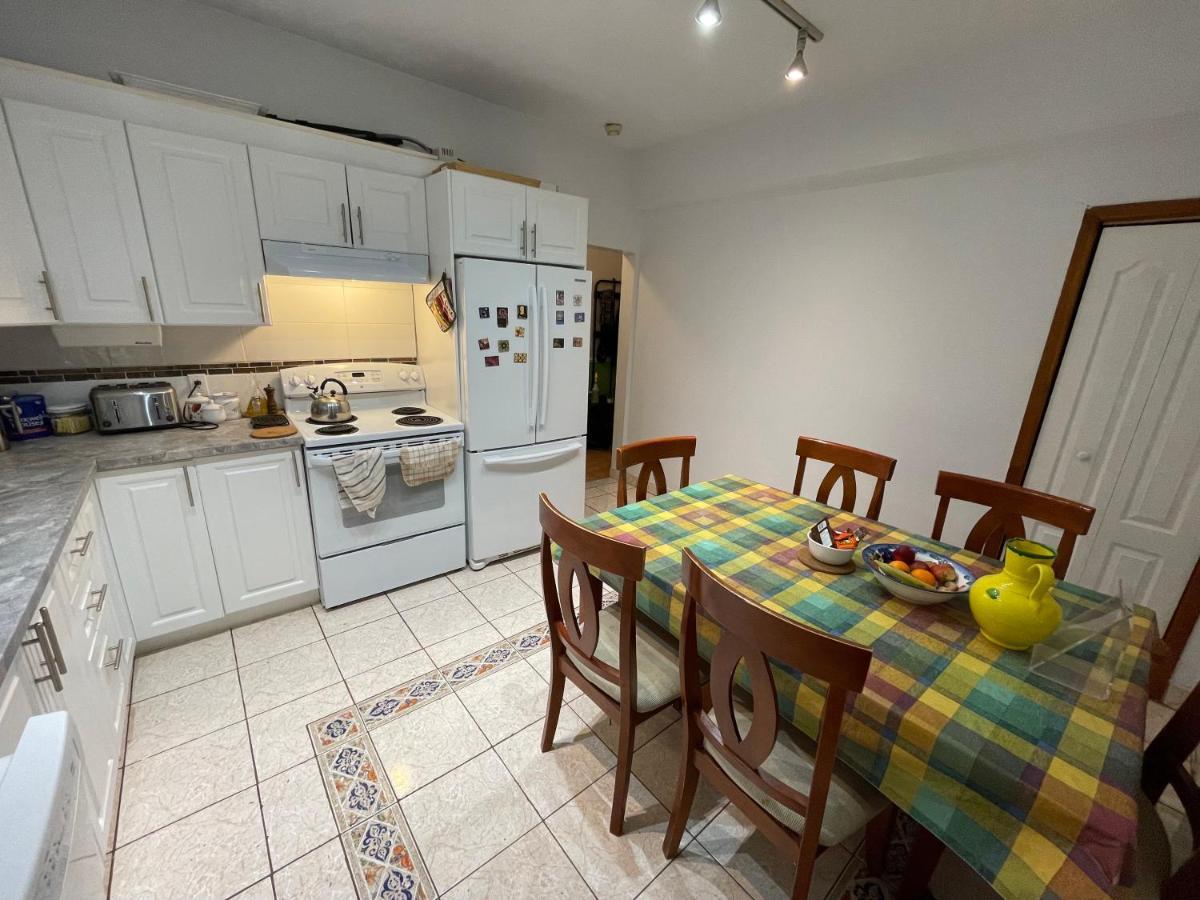 Chambres El Mediterraneo Rooms Montreal Bagian luar foto