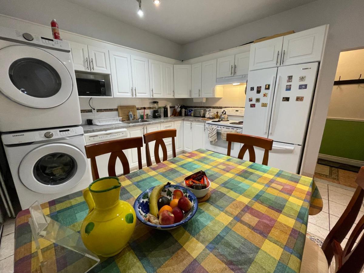 Chambres El Mediterraneo Rooms Montreal Bagian luar foto