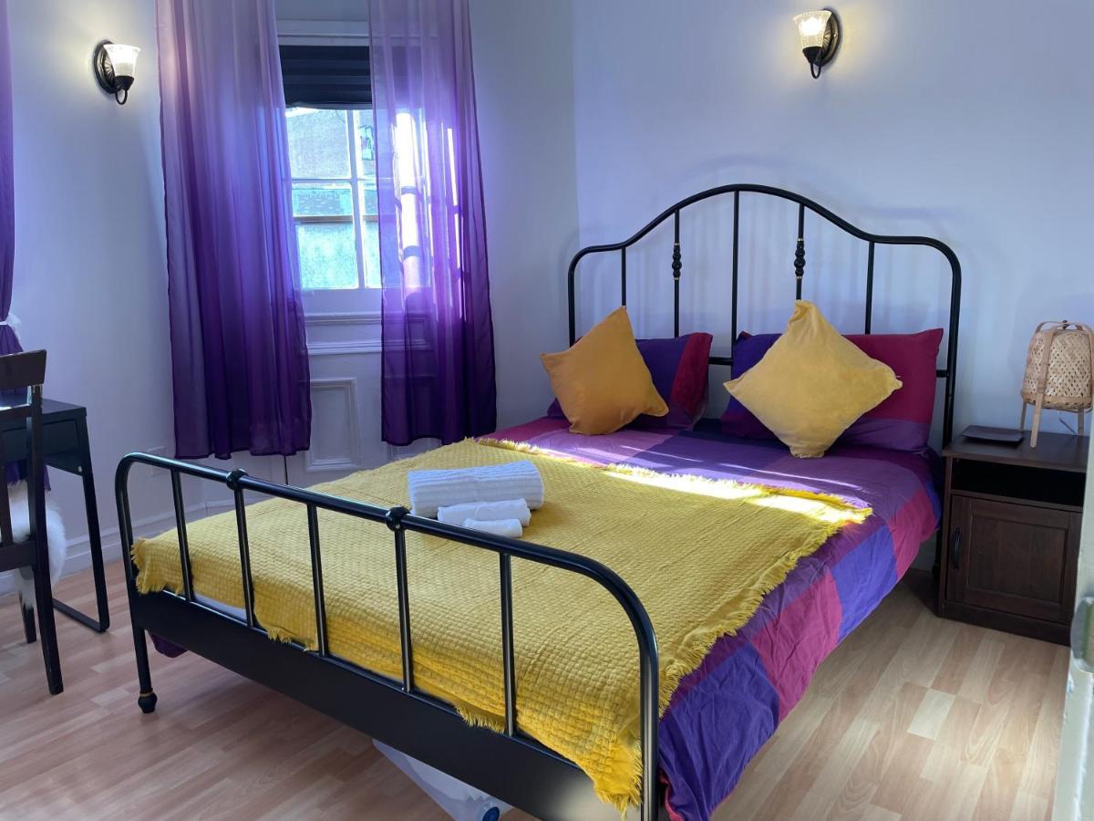 Chambres El Mediterraneo Rooms Montreal Bagian luar foto