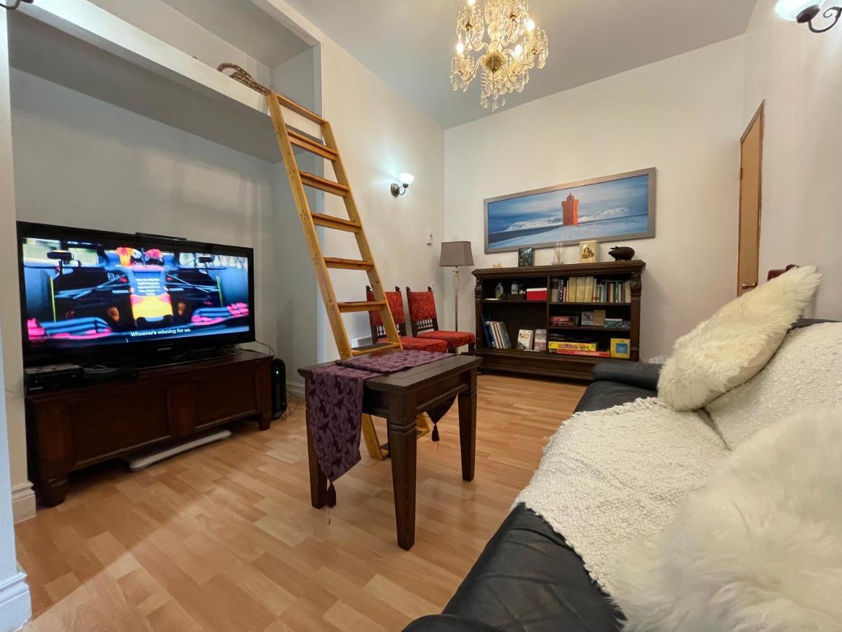 Chambres El Mediterraneo Rooms Montreal Bagian luar foto
