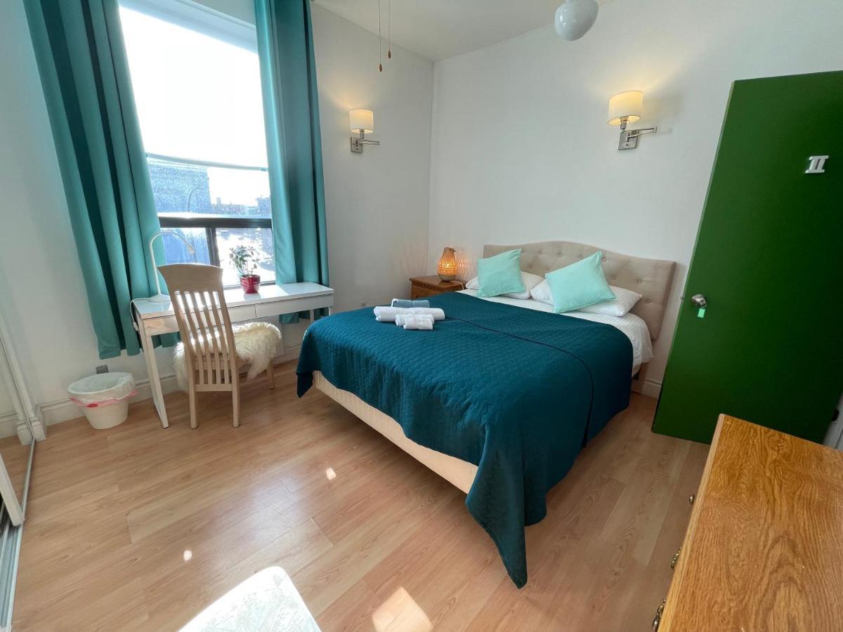 Chambres El Mediterraneo Rooms Montreal Bagian luar foto
