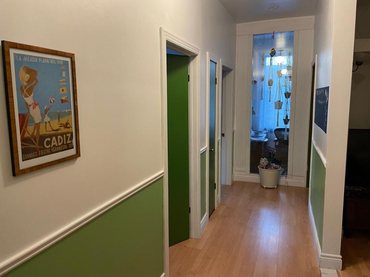 Chambres El Mediterraneo Rooms Montreal Bagian luar foto