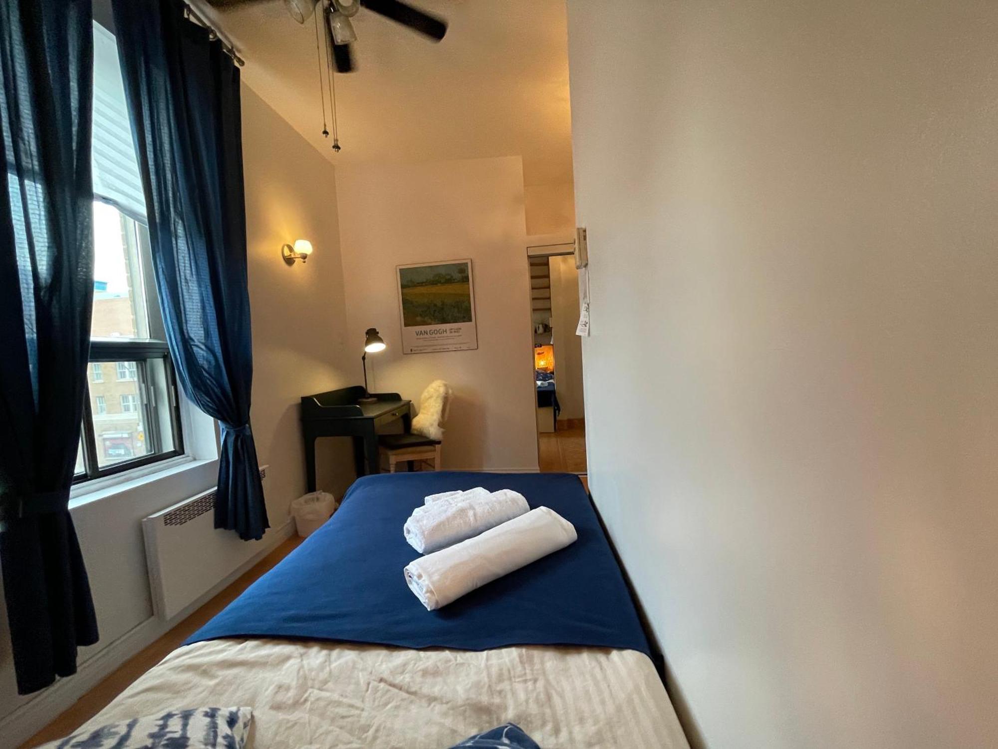 Chambres El Mediterraneo Rooms Montreal Ruang foto
